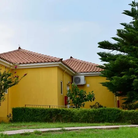 Boutique Hotel Ileas Village شقة أركودي